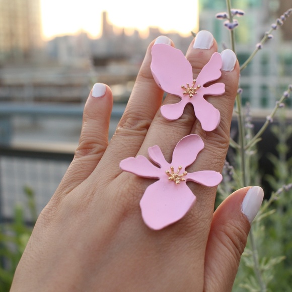 NEW Handmade Pink Lily small stud flower earrings - Picture 5 of 10